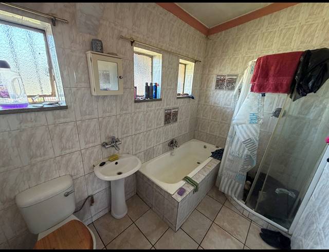 3 BEDROOM HOUSE FOR SALE IN DALVIEW